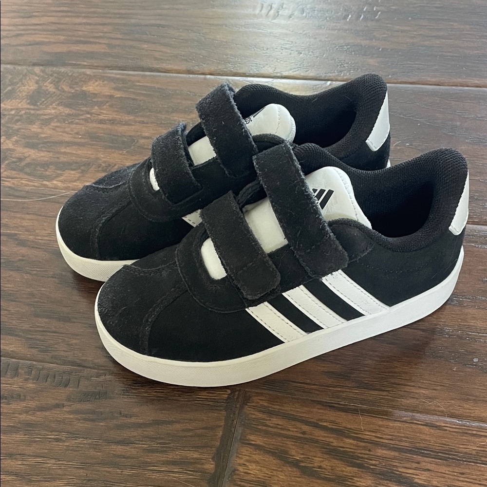 adidas Originals Kids Black and White Sneakers size 10k
